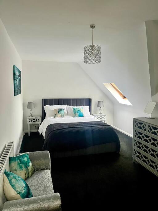 Bs - Luxury Top Floor 4 Bed Apartment With Garage In Town Centre - No Lift Стретфорд-на-Ейвоні Екстер'єр фото